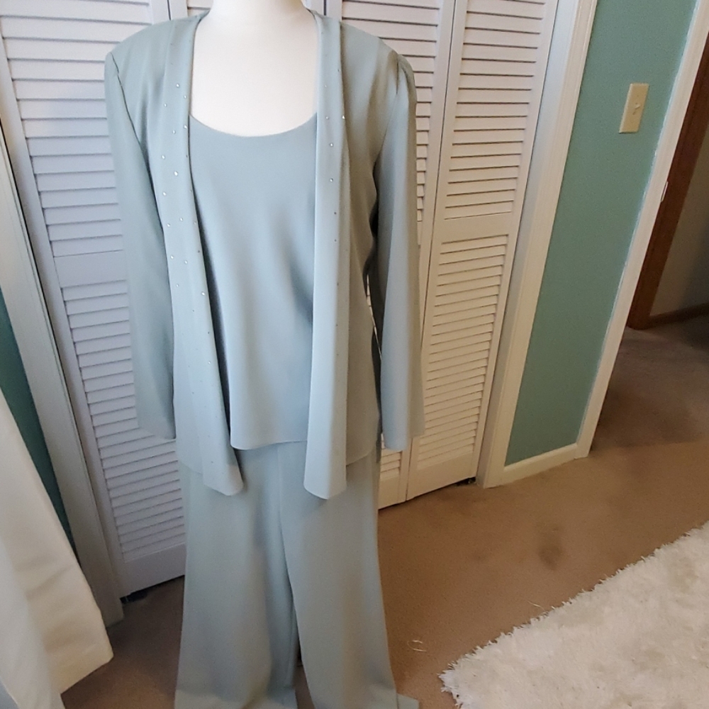 3 PC evening/party ensemble - Picture 3 of 3